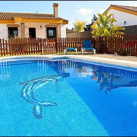 Con Piscina Privada شاليه